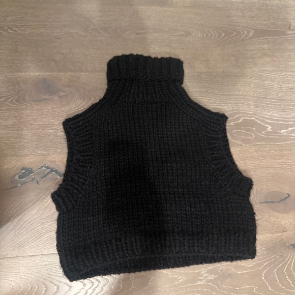 Eden Brand Knits black turtleneck cropped vest - Picture 1 of 8